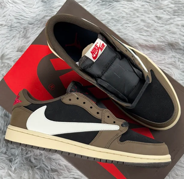 Jordan 1 Retro Low OG SP Travis Scott Mocha CQ4277-001