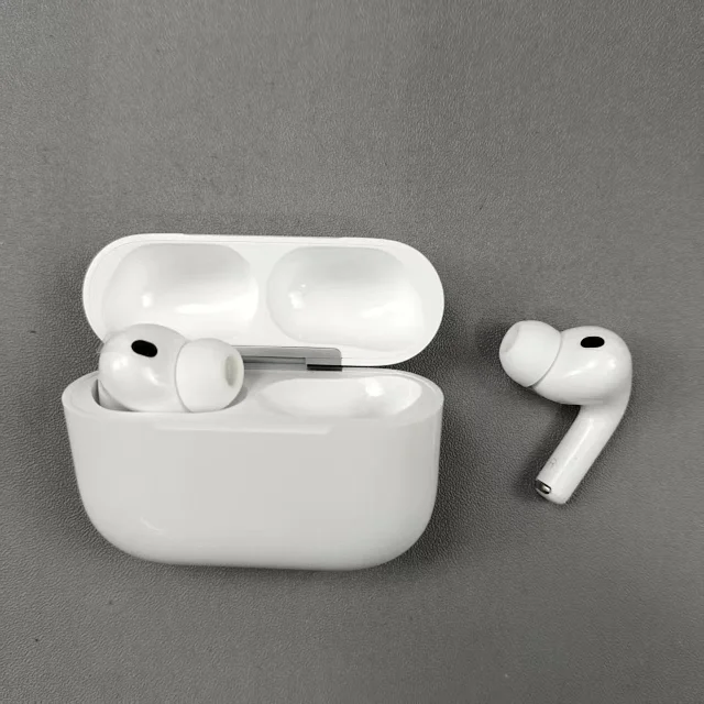 Apple Wireless earbuds with charging case product detail image 26