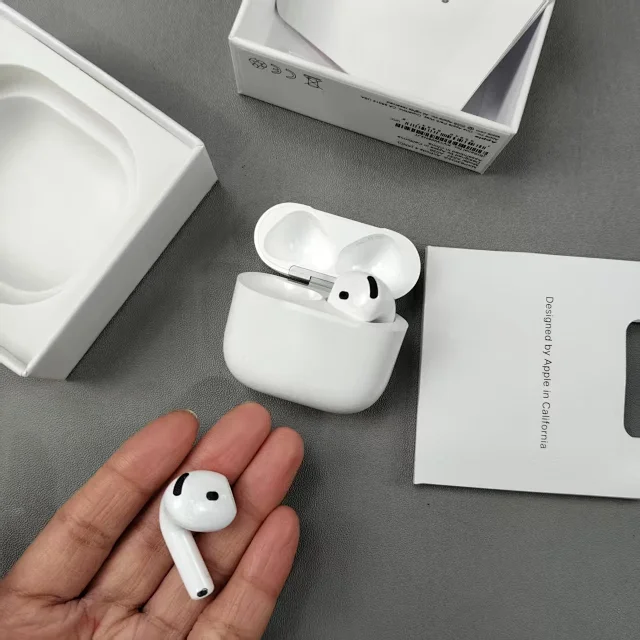 Apple Wireless earbuds with charging case product detail image 33