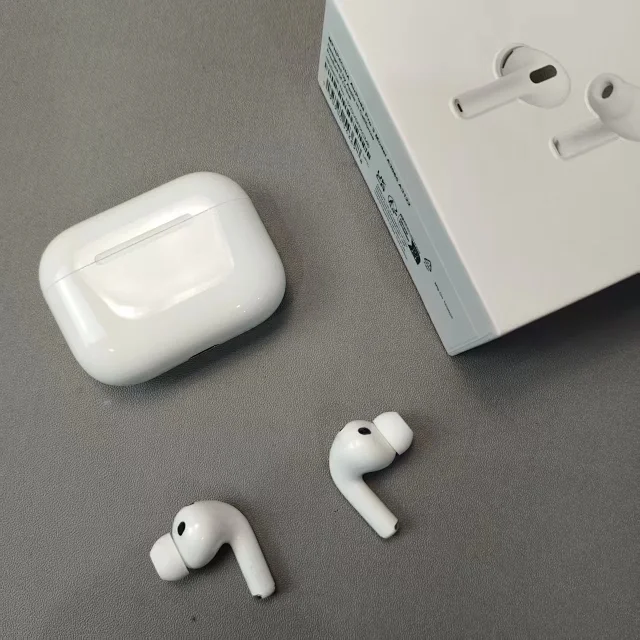 Apple Wireless earbuds with charging case product detail image 20
