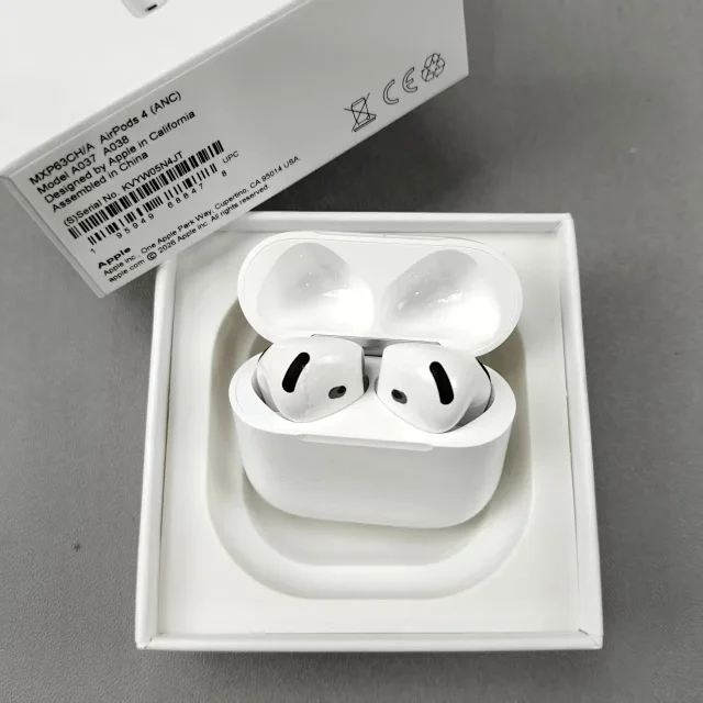 Apple Wireless earbuds with charging case product detail image 34