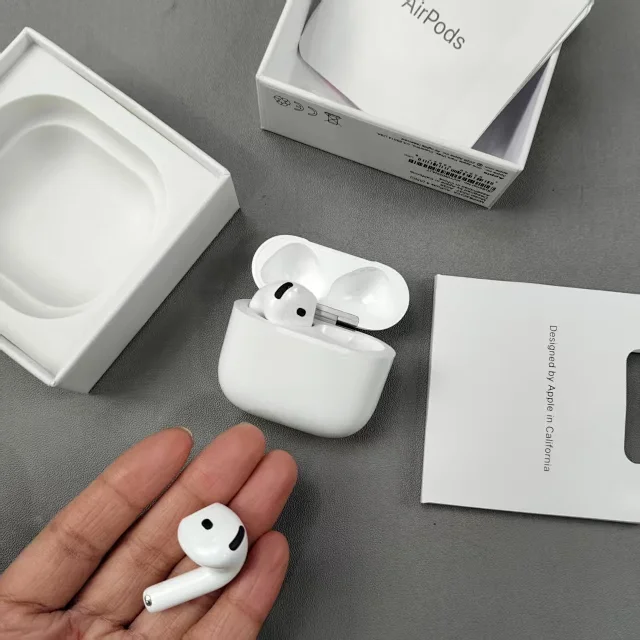 Apple Wireless earbuds with charging case product detail image 32