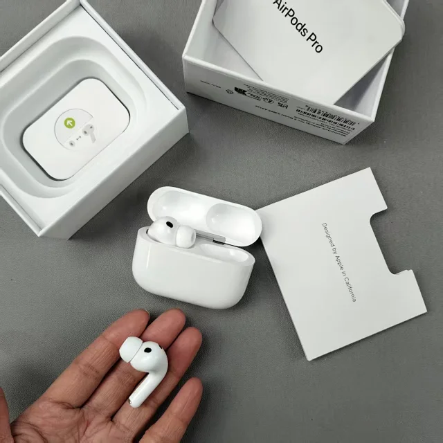 Apple Wireless earbuds with charging case product detail image 23