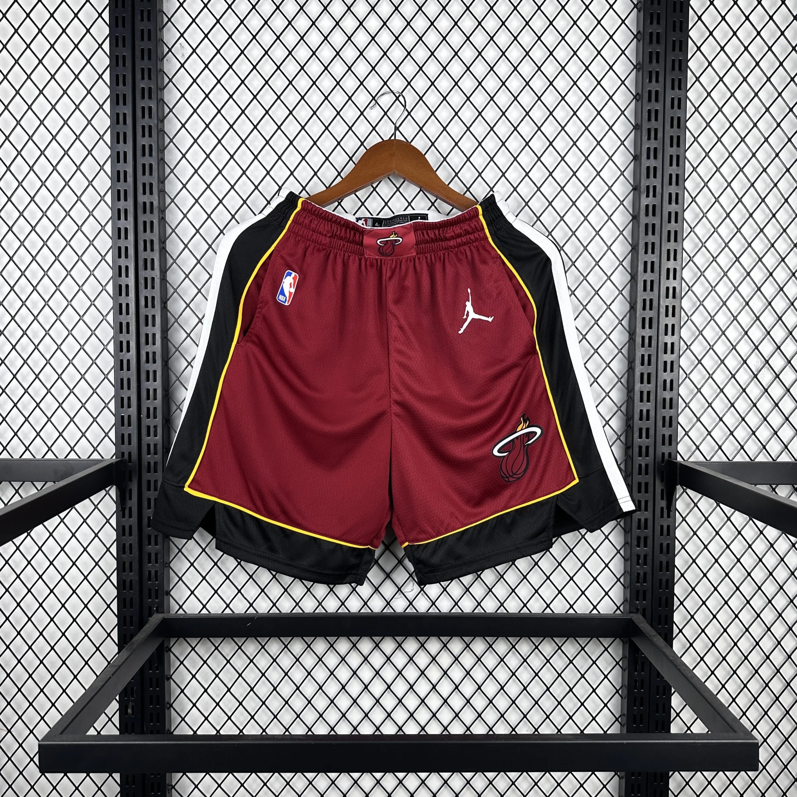Air Jordan Miami Heat Swingman Shorts Burgundy - 3