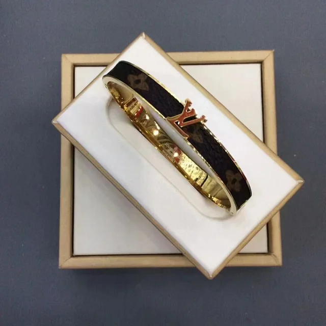 Louis Vuitton Jewelry Monogram Logo Bangle Bracelet product detail image 11