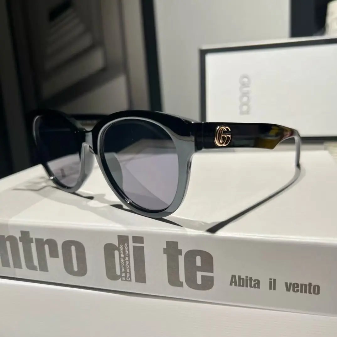 Gucci Eyewear Square Metal-Frame Sunglasses — 34