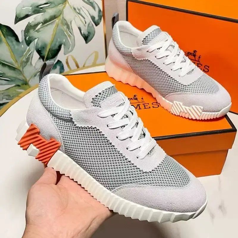 Unbranded Sneakers Low-top lace-up with ribbed sole and heel accent — 24
