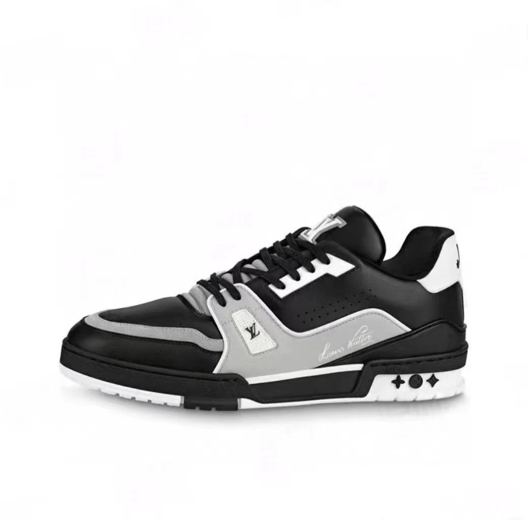 Louis Vuitton Sneakers LV Trainer — 32