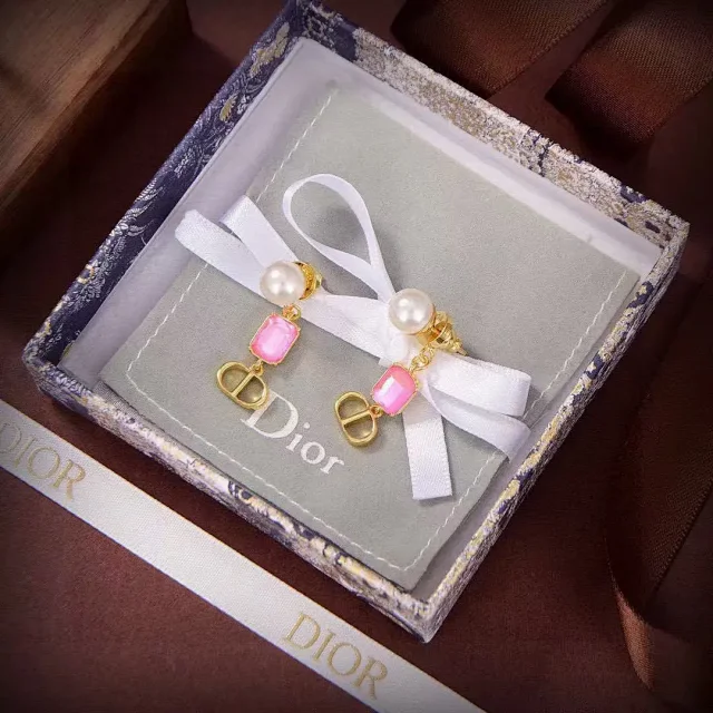 Chanel Jewelry Assorted Earrings product detail image 8