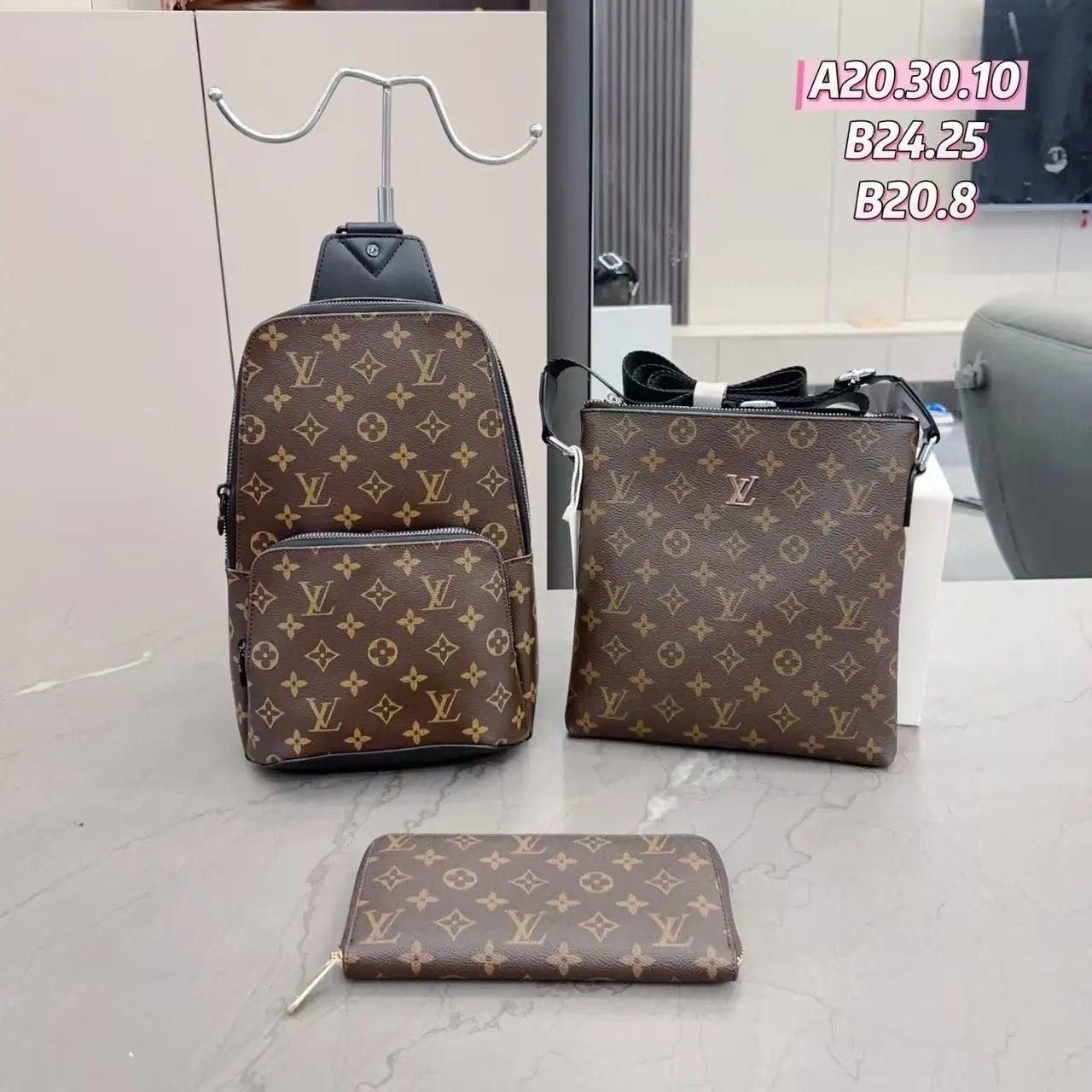 Balenciaga Shoulder Bags Rodeo bag with turn-lock closure — 24
