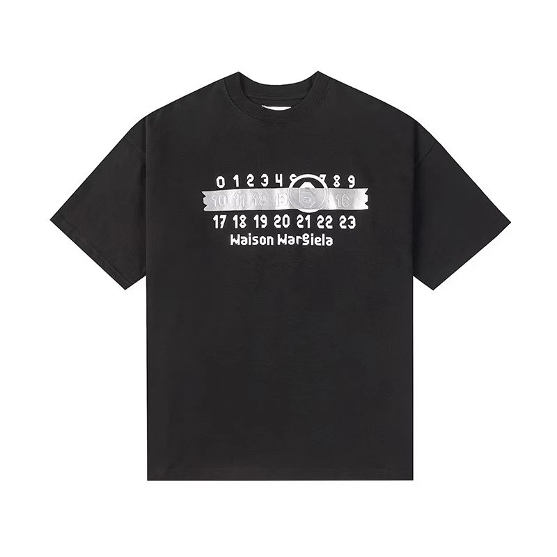 Maison Margiela Shorts Elastic-Waist Numeric Logo Graphic — 39