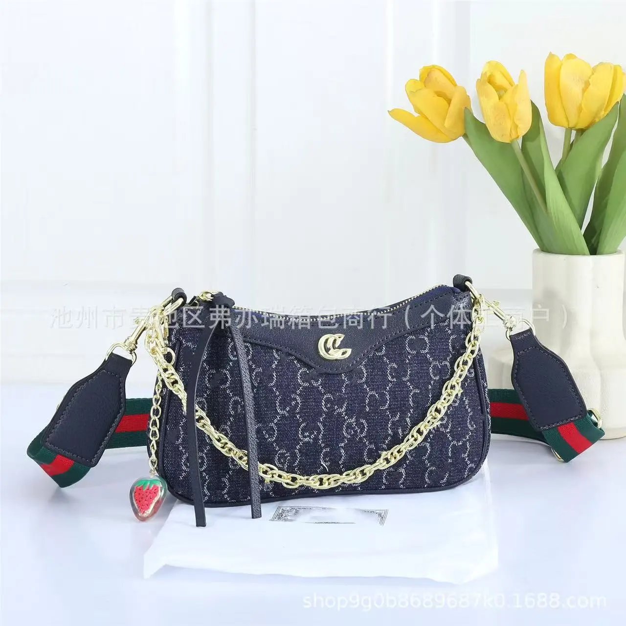 Gucci Crossbody Bags Chain-strap flap with GG monogram or quilted double-G hardware — One: 24*6*14