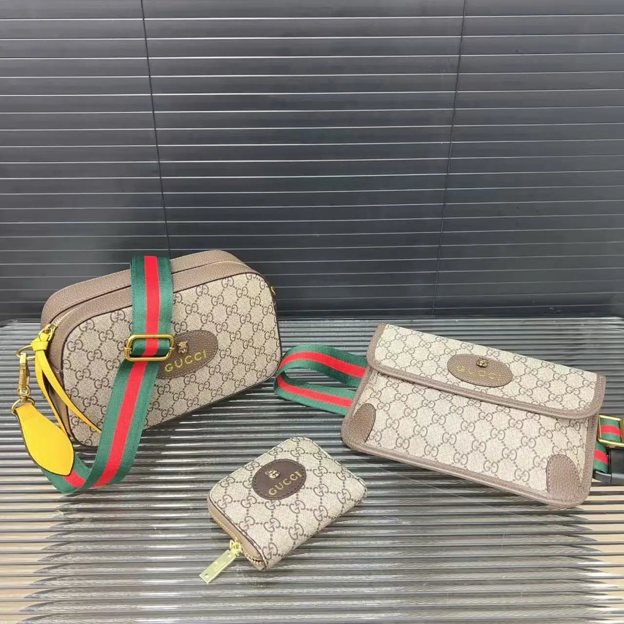 Louis Vuitton Crossbody Bags Monogram Zip Bag — 31