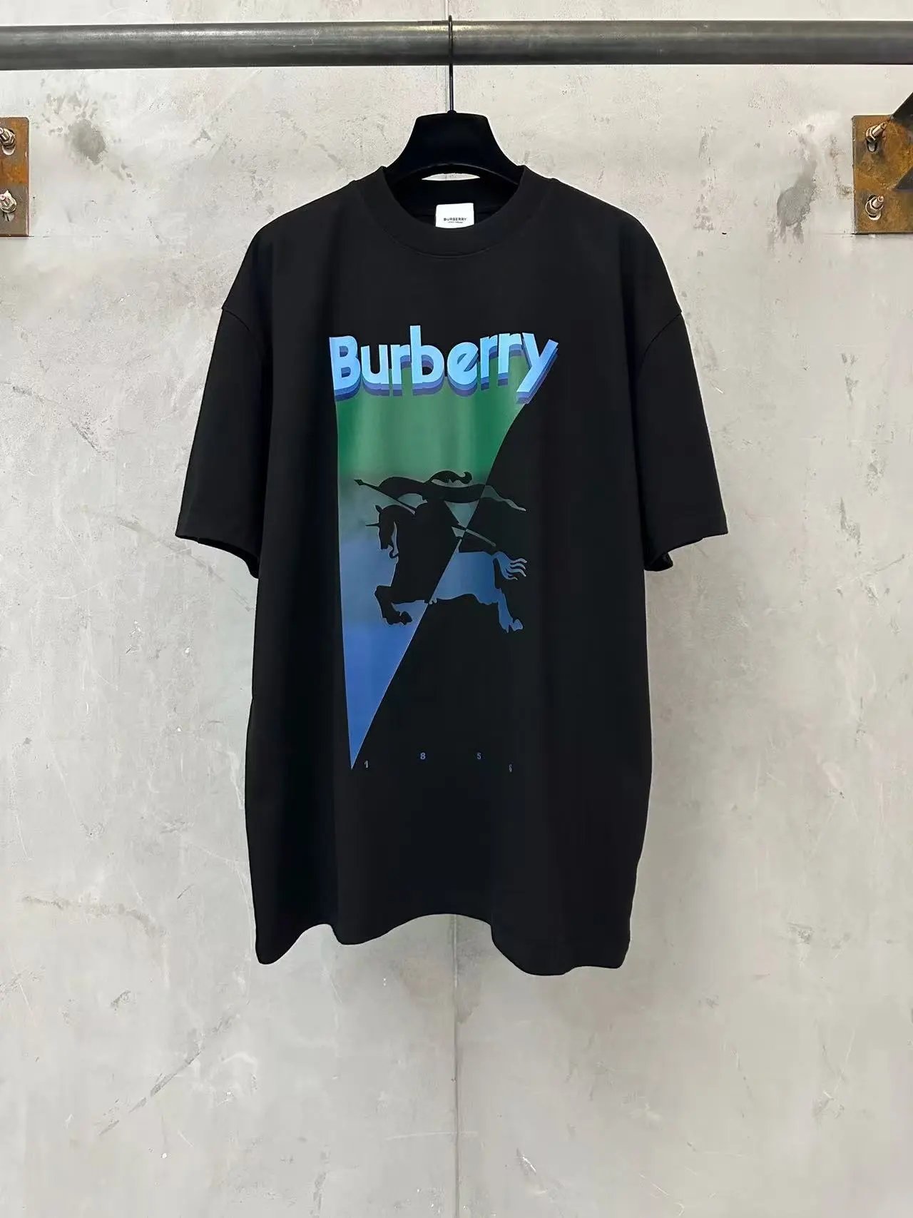 Burberry T-Shirts Short-Sleeve Graphic Logo T-Shirt — 19