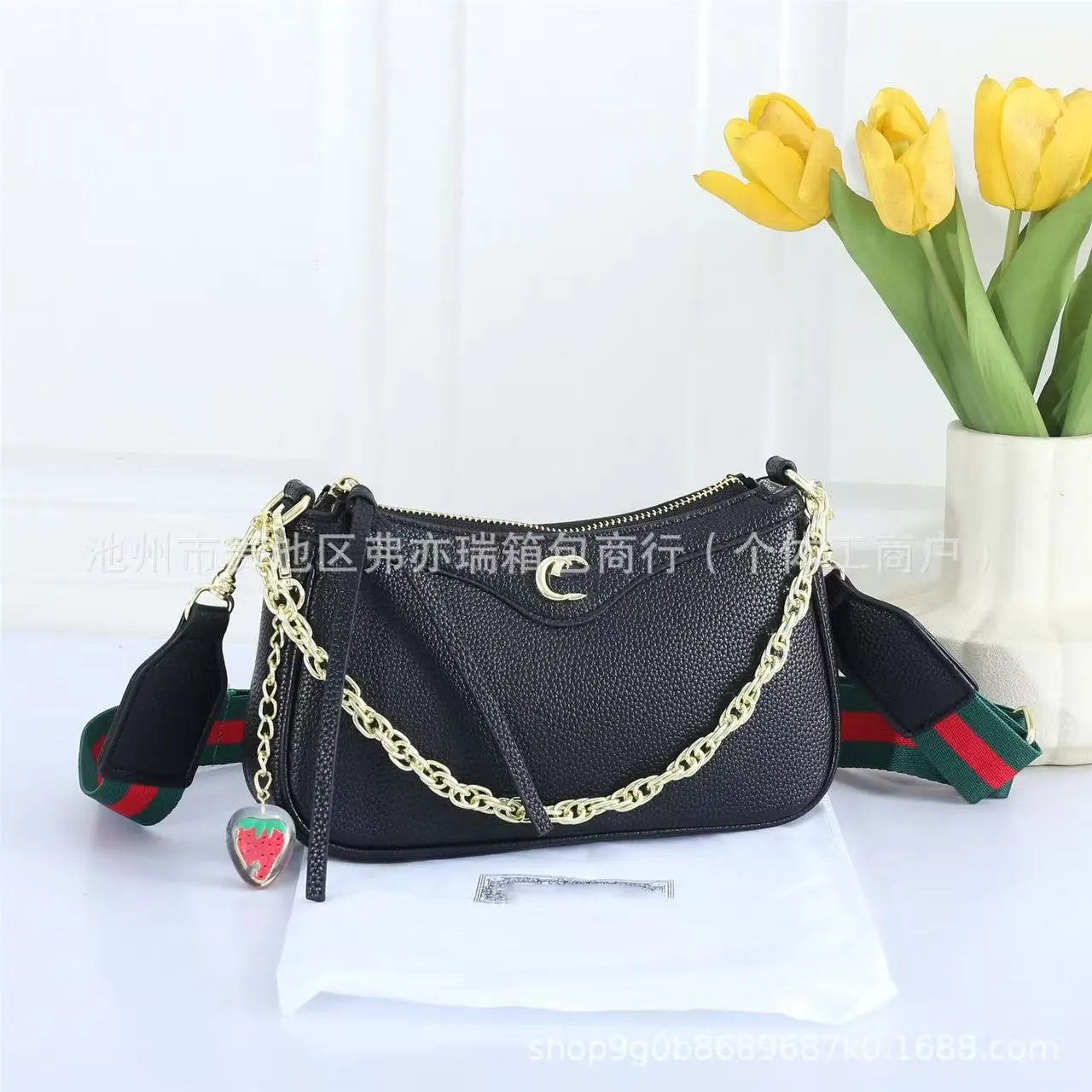 Gucci Crossbody Bags Chain-strap flap with GG monogram or quilted double-G hardware — Two: 24*6*14