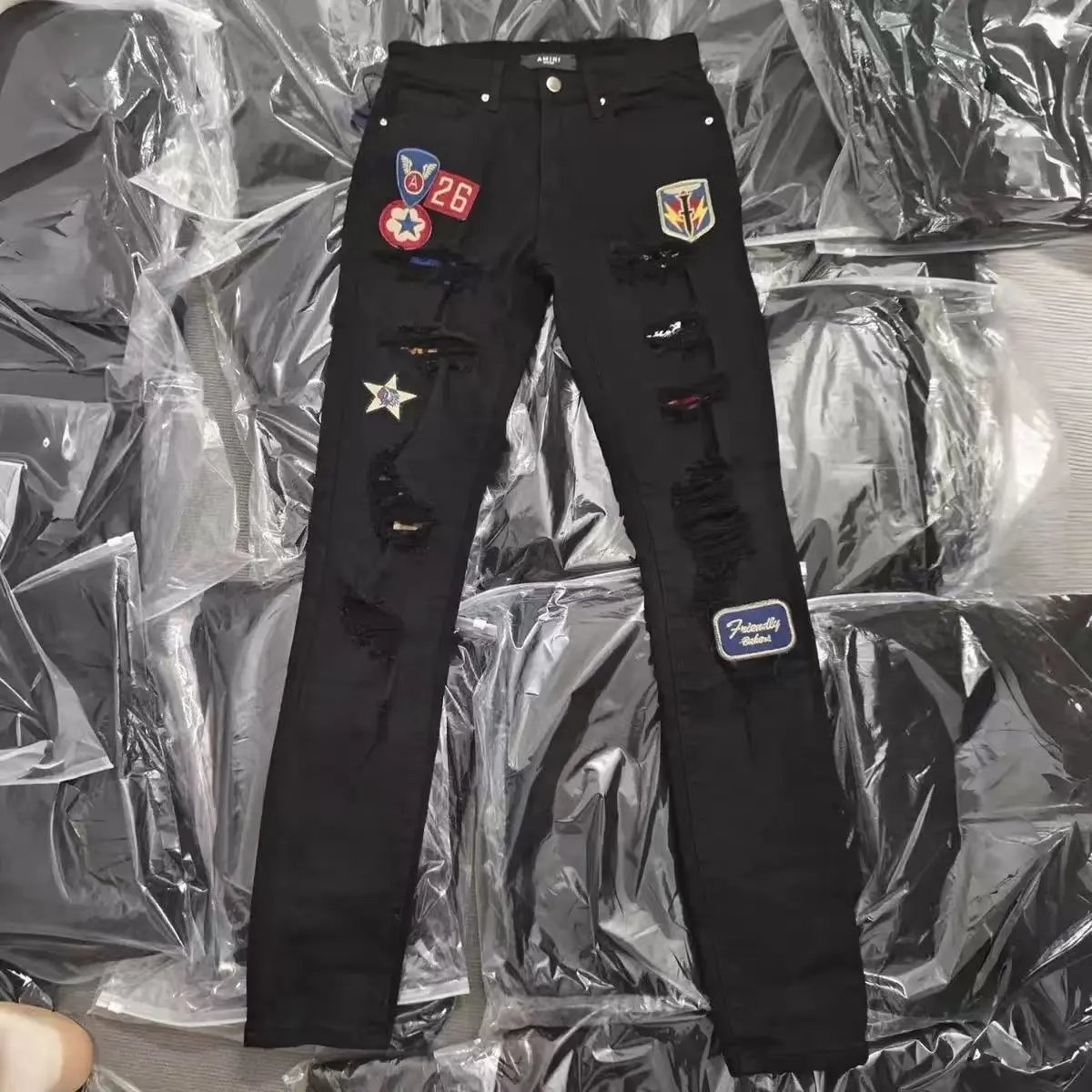 Saint Laurent Jeans Logo-Embellished — 17
