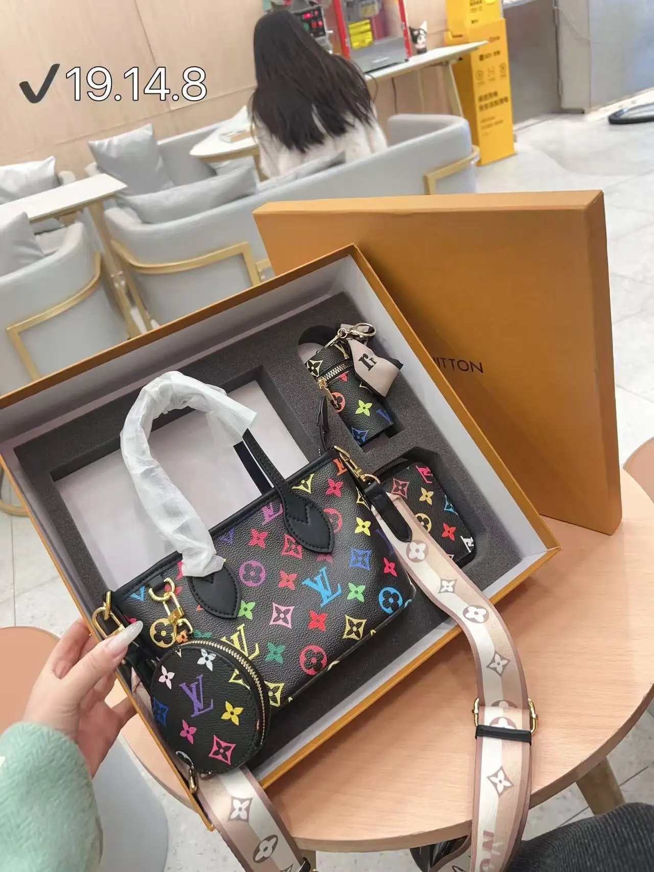 Balenciaga Shoulder Bags Rodeo bag with turn-lock closure — 20