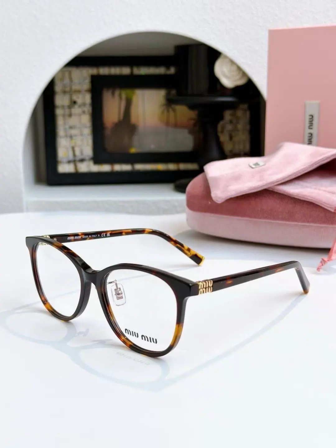 Miu Eyewear 2778 oversized cat-eye sunglasses — 31