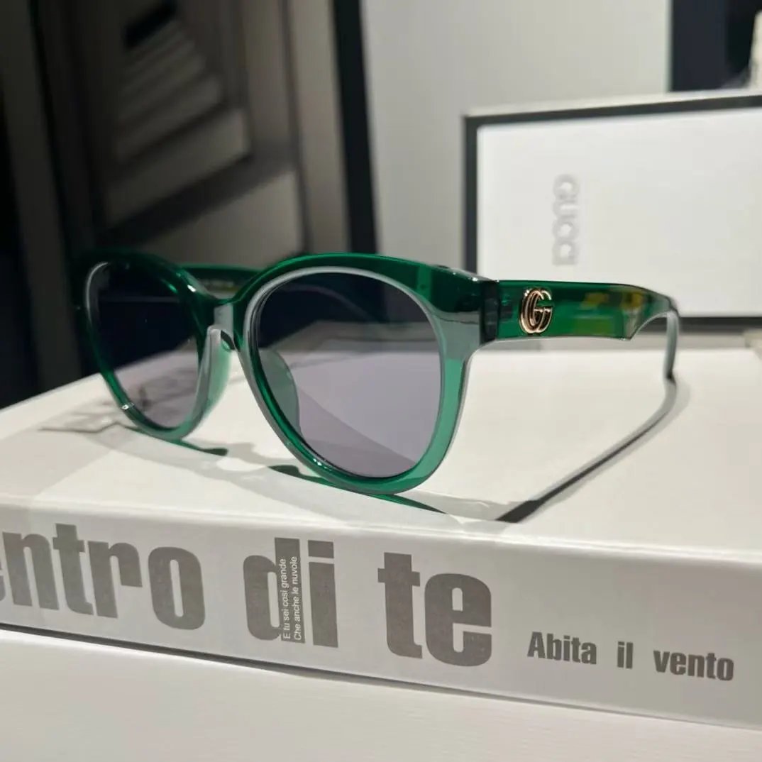 Gucci Eyewear Square Metal-Frame Sunglasses — 31