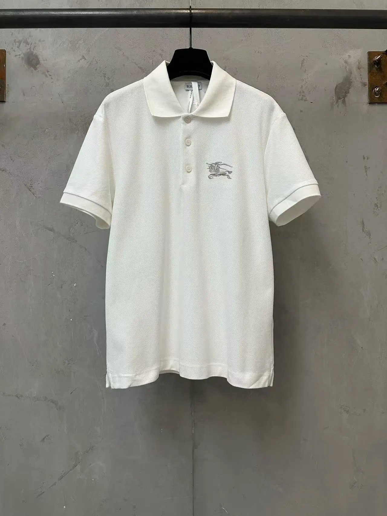 Burberry T-Shirts Short-Sleeve Graphic Logo T-Shirt — 36