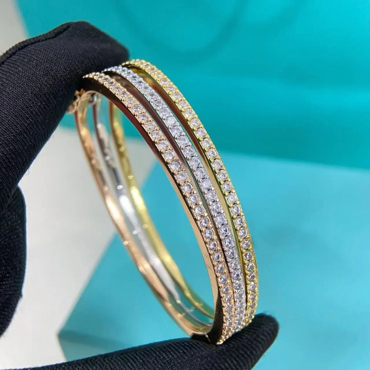 Cartier Jewelry LOVE bracelet with diamond-set screw motifs — 28