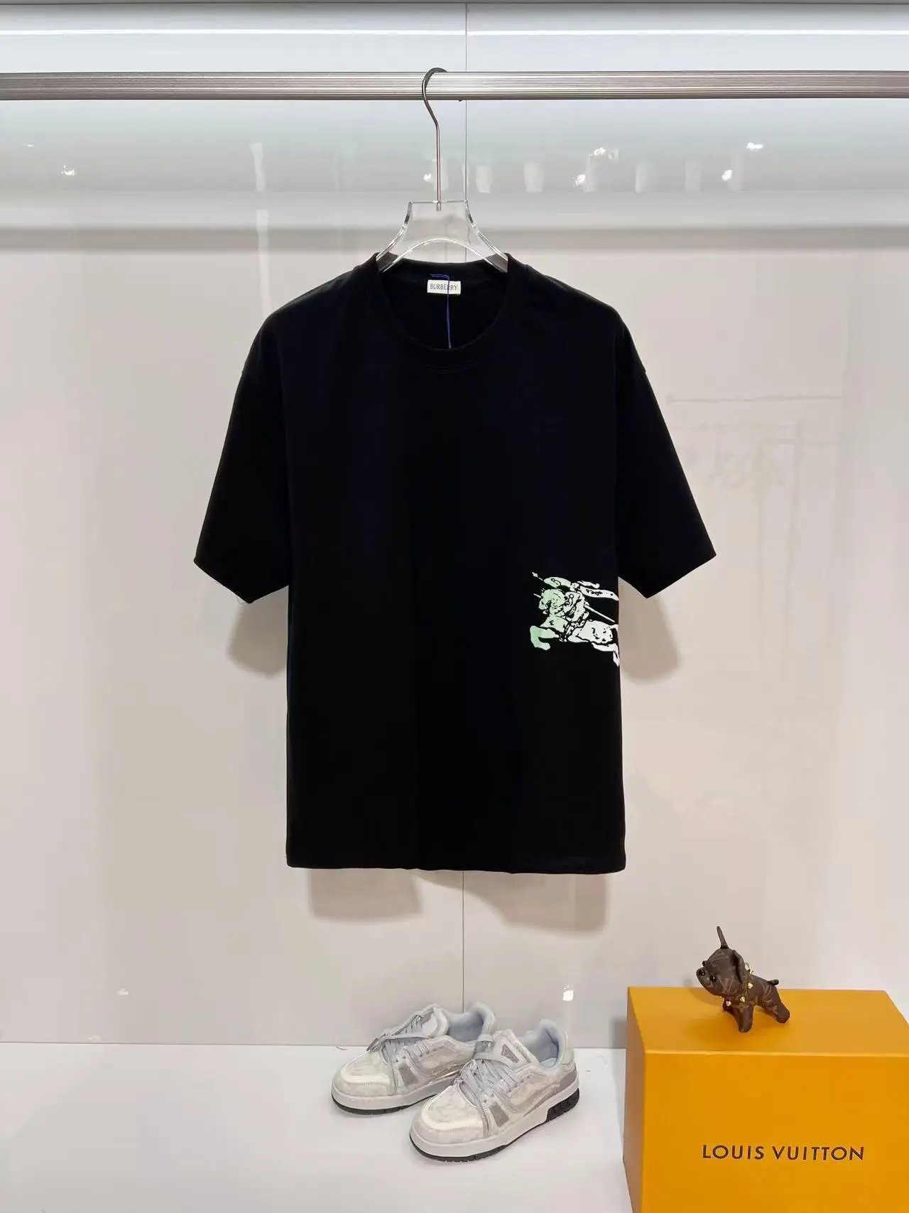 Burberry T-Shirts Short-Sleeve Graphic Logo T-Shirt — 39