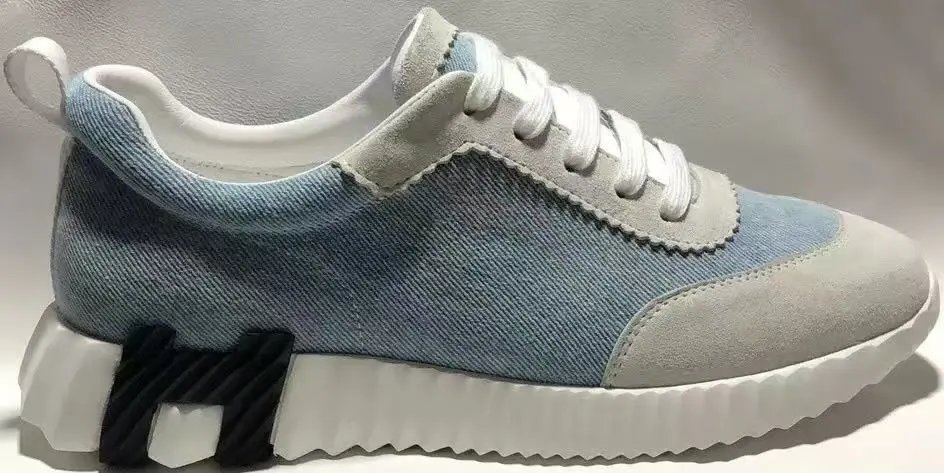 Unbranded Sneakers Low-top lace-up with ribbed sole and heel accent — 34