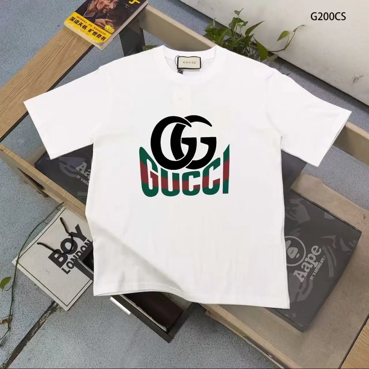 Gucci T-Shirts Short-Sleeve Logo Print — 24