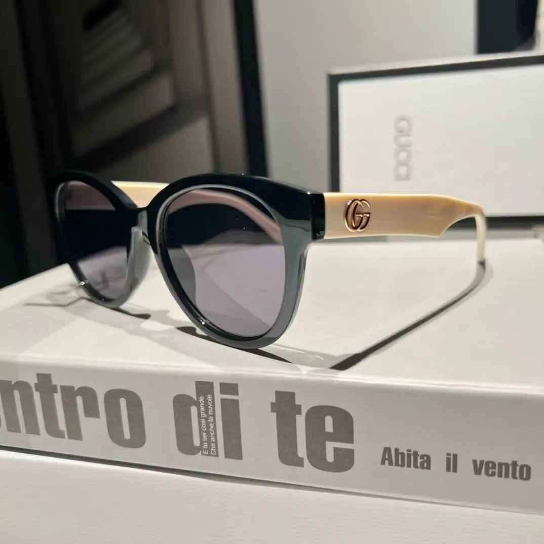 Gucci Eyewear Square Metal-Frame Sunglasses — 33