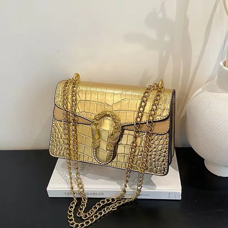 Gucci Crossbody Bags Chain-strap flap with GG monogram or quilted double-G hardware — 7: 22*10*7cm
