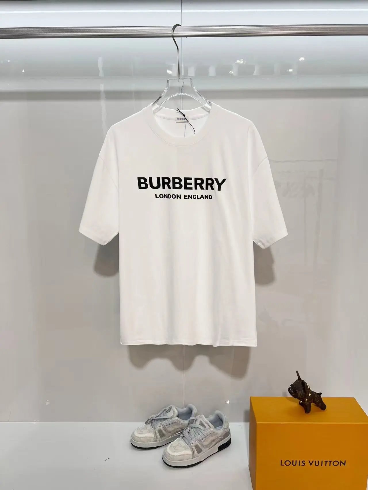 Burberry T-Shirts Short-Sleeve Graphic Logo T-Shirt — 10