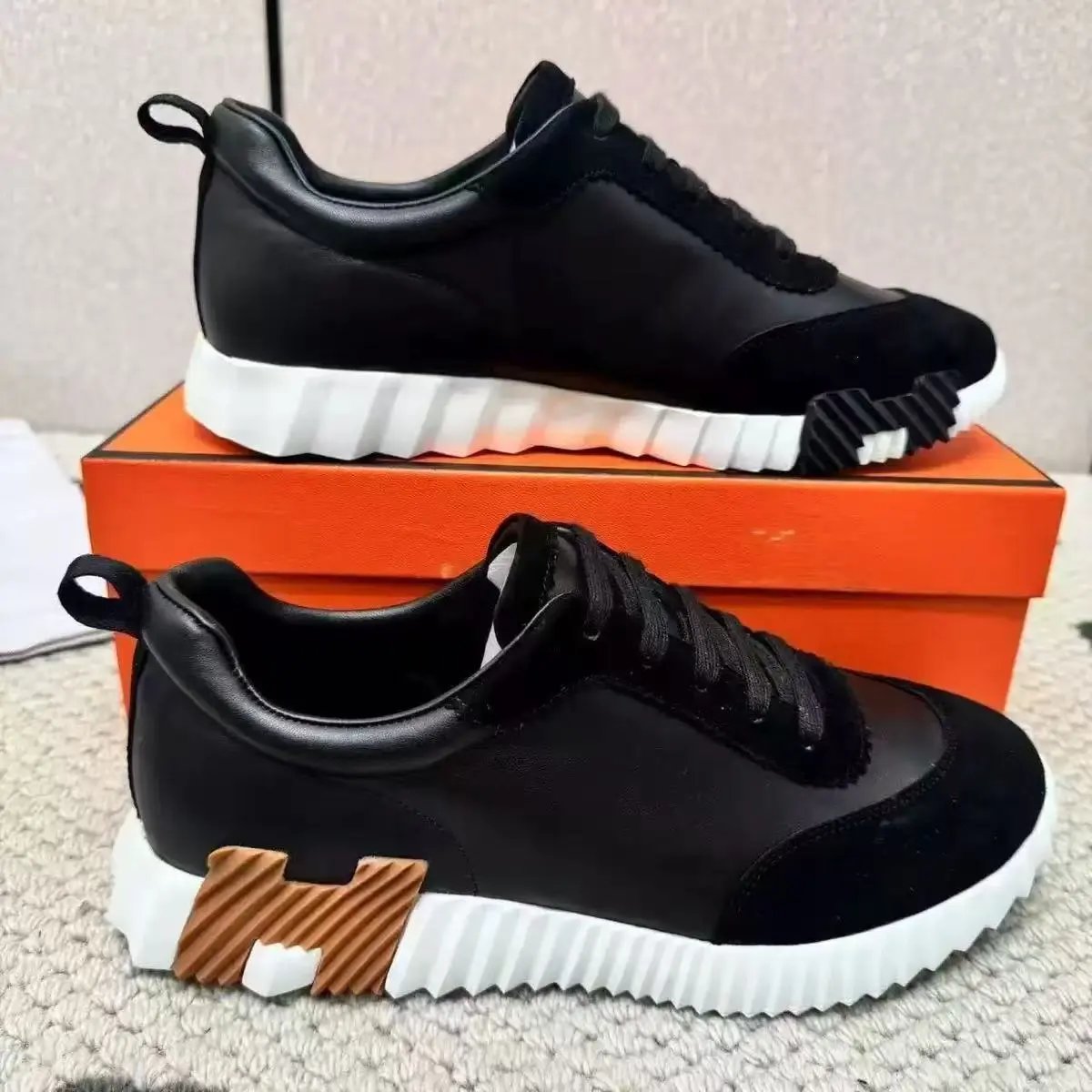 Unbranded Sneakers Low-top lace-up with ribbed sole and heel accent — 5