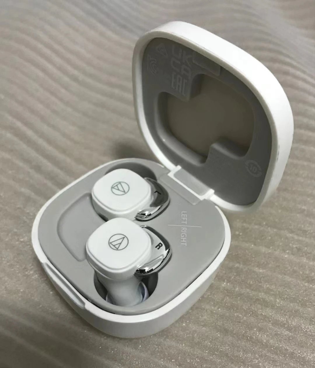 Bang & Olufsen Wireless earbuds — 17