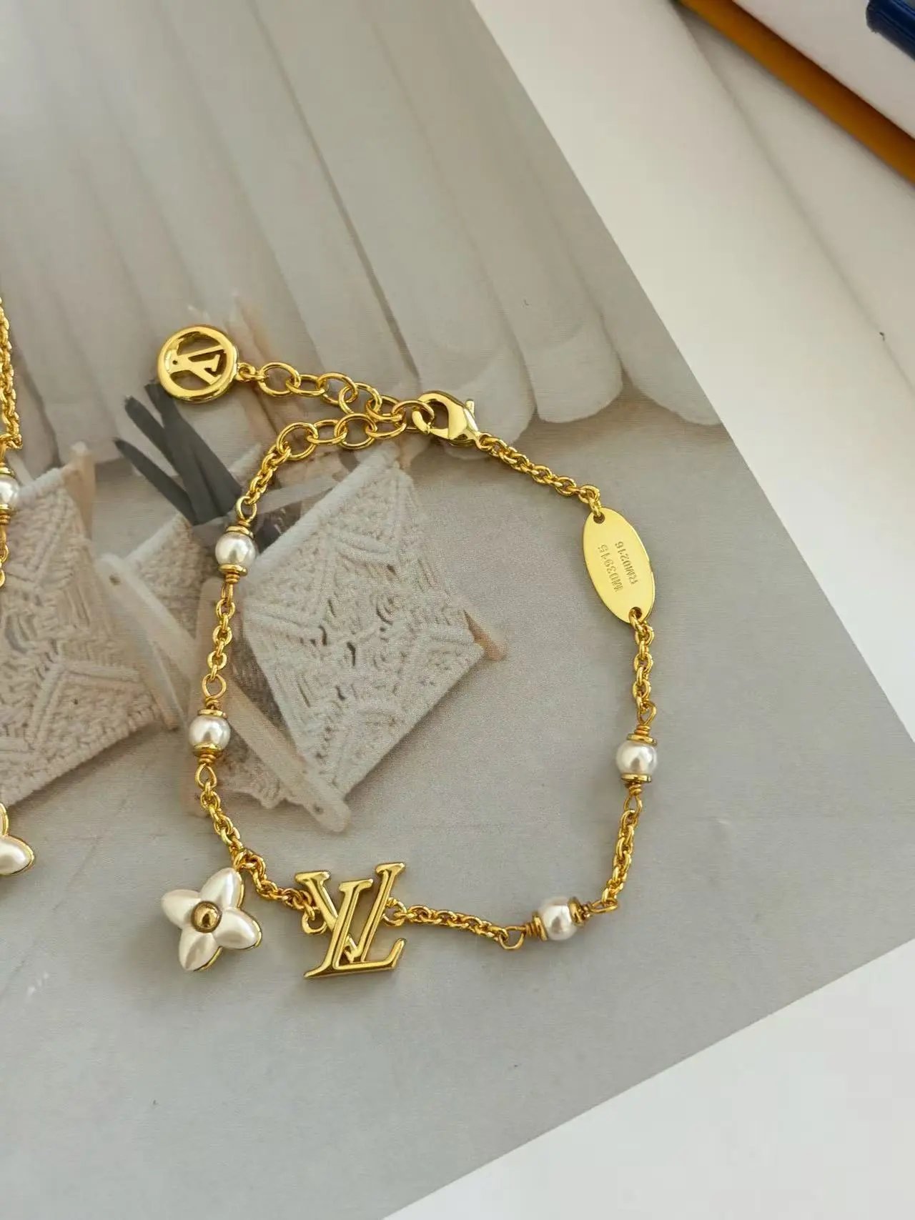 Gucci Jewelry Crystal Chain Bracelet — 18