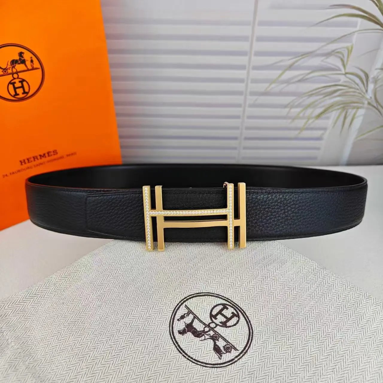Hermès Belts K1-0118 H-Buckle Leather Belt — 22