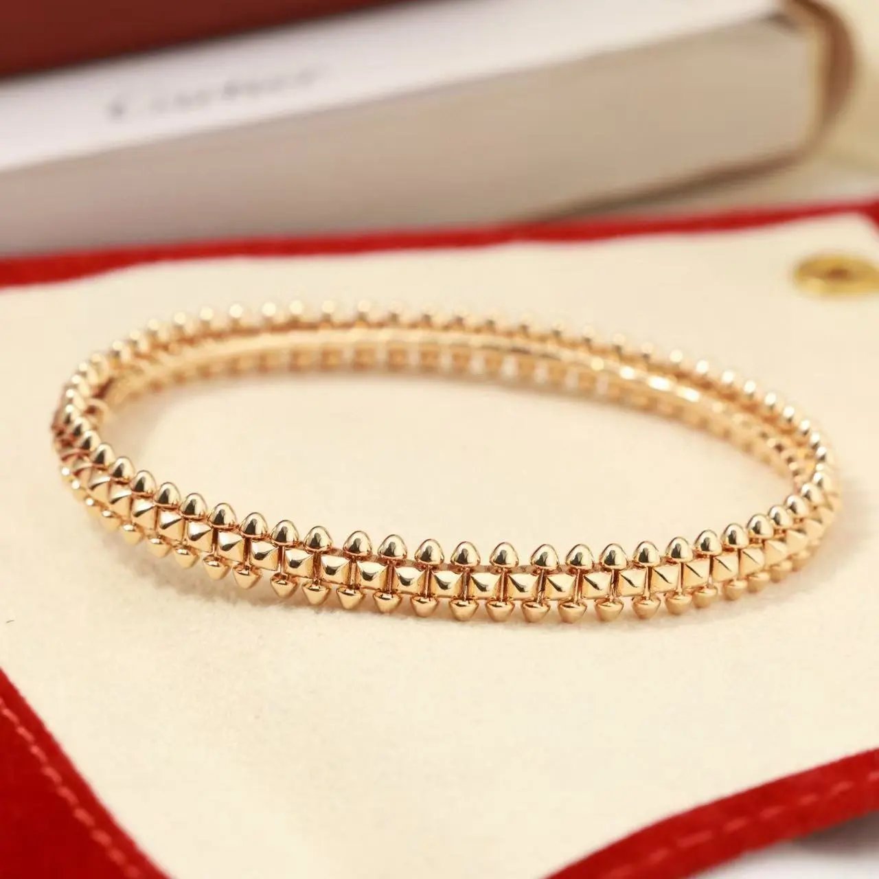 Cartier Jewelry LOVE bracelet with diamond-set screw motifs — 38