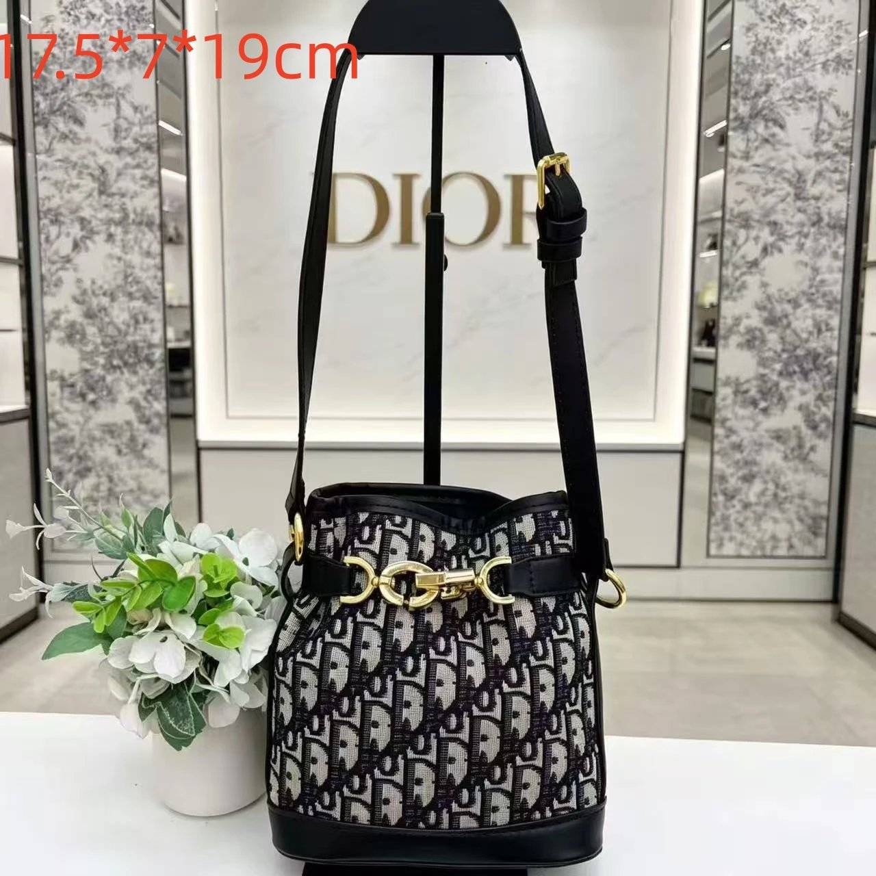 Chanel Shoulder Bags Chain-trim flap bag — 26