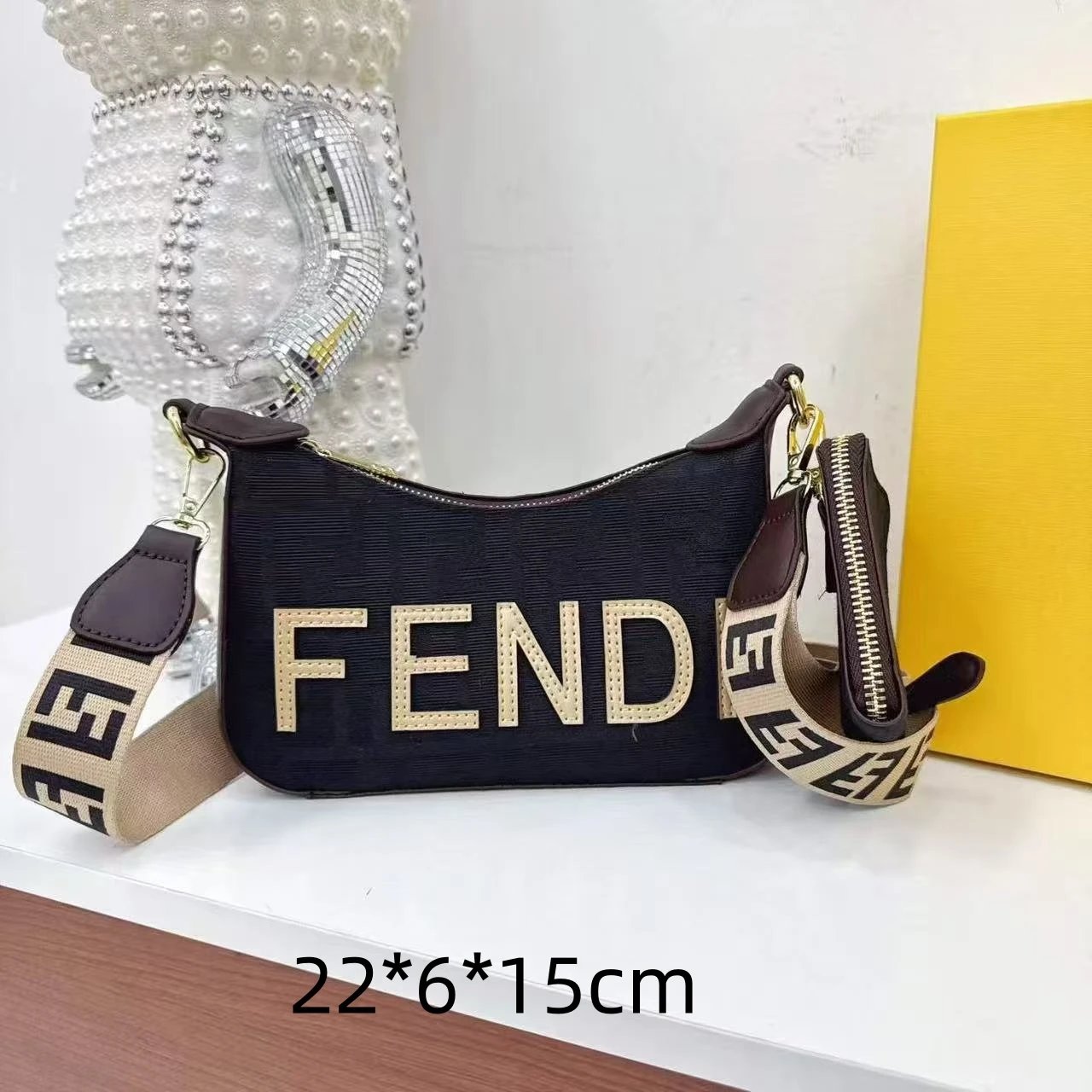 Saint Laurent Crossbody Bags 2068 quilted chain-strap flap bag — 30
