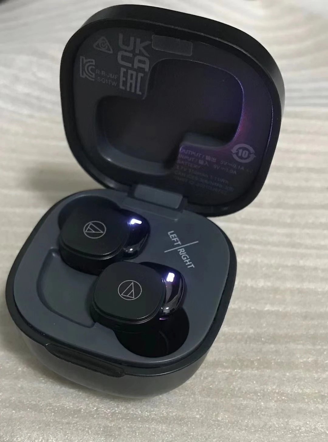 Bang & Olufsen Wireless earbuds — 37