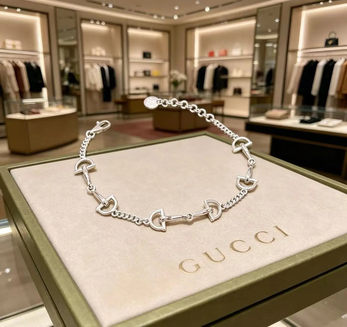 Gucci Jewelry Crystal Chain Bracelet — 8