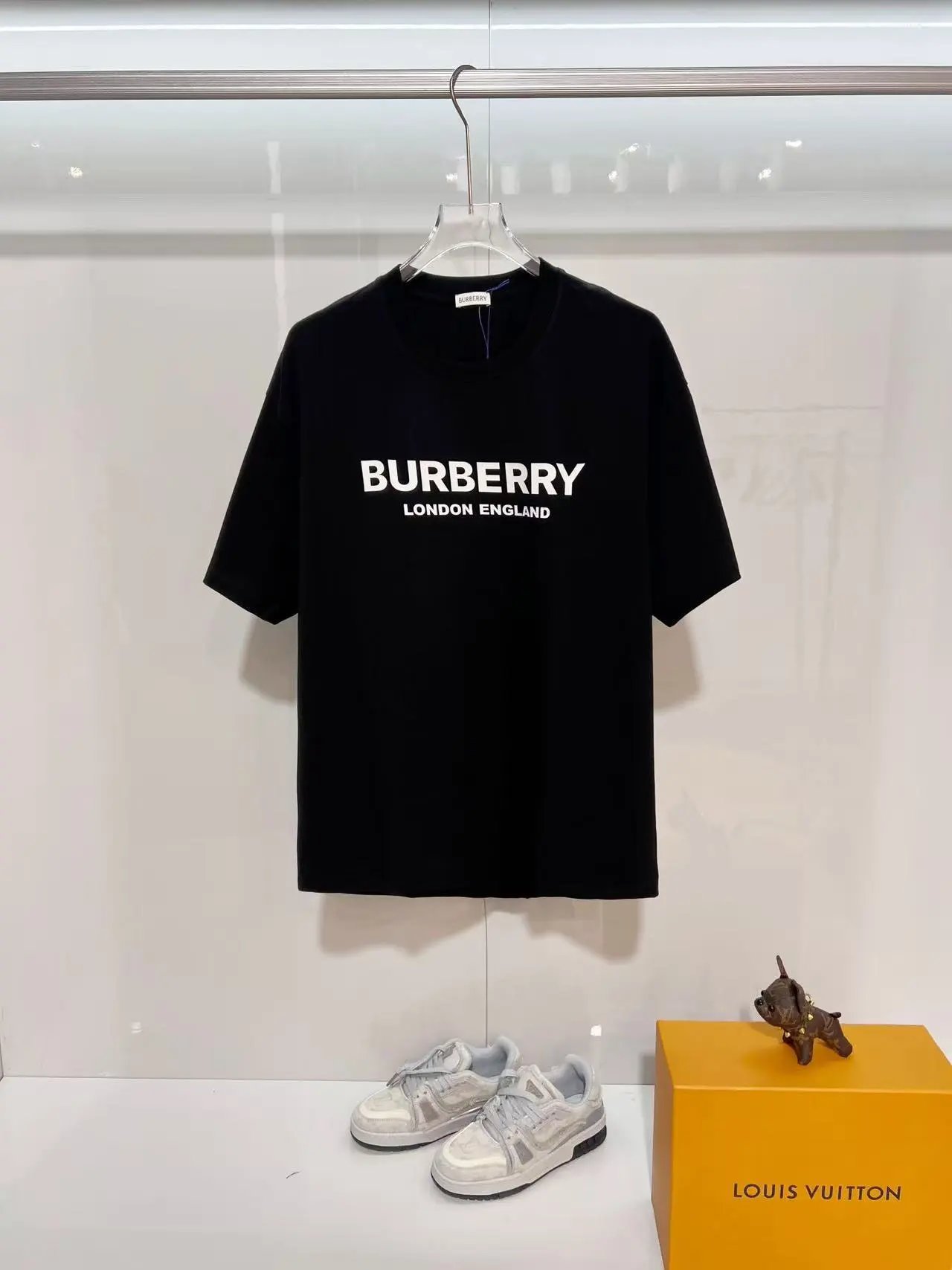 Burberry T-Shirts Short-Sleeve Graphic Logo T-Shirt — 11
