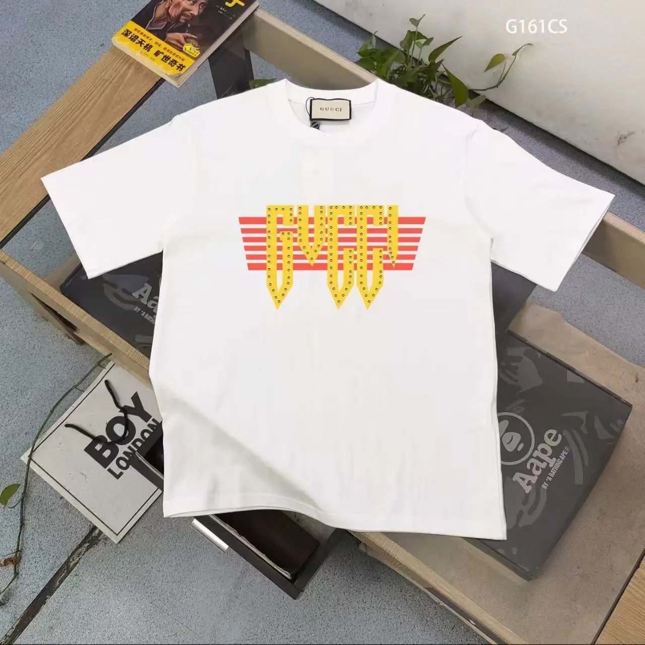 Gucci T-Shirts Short-Sleeve Logo Print — 12