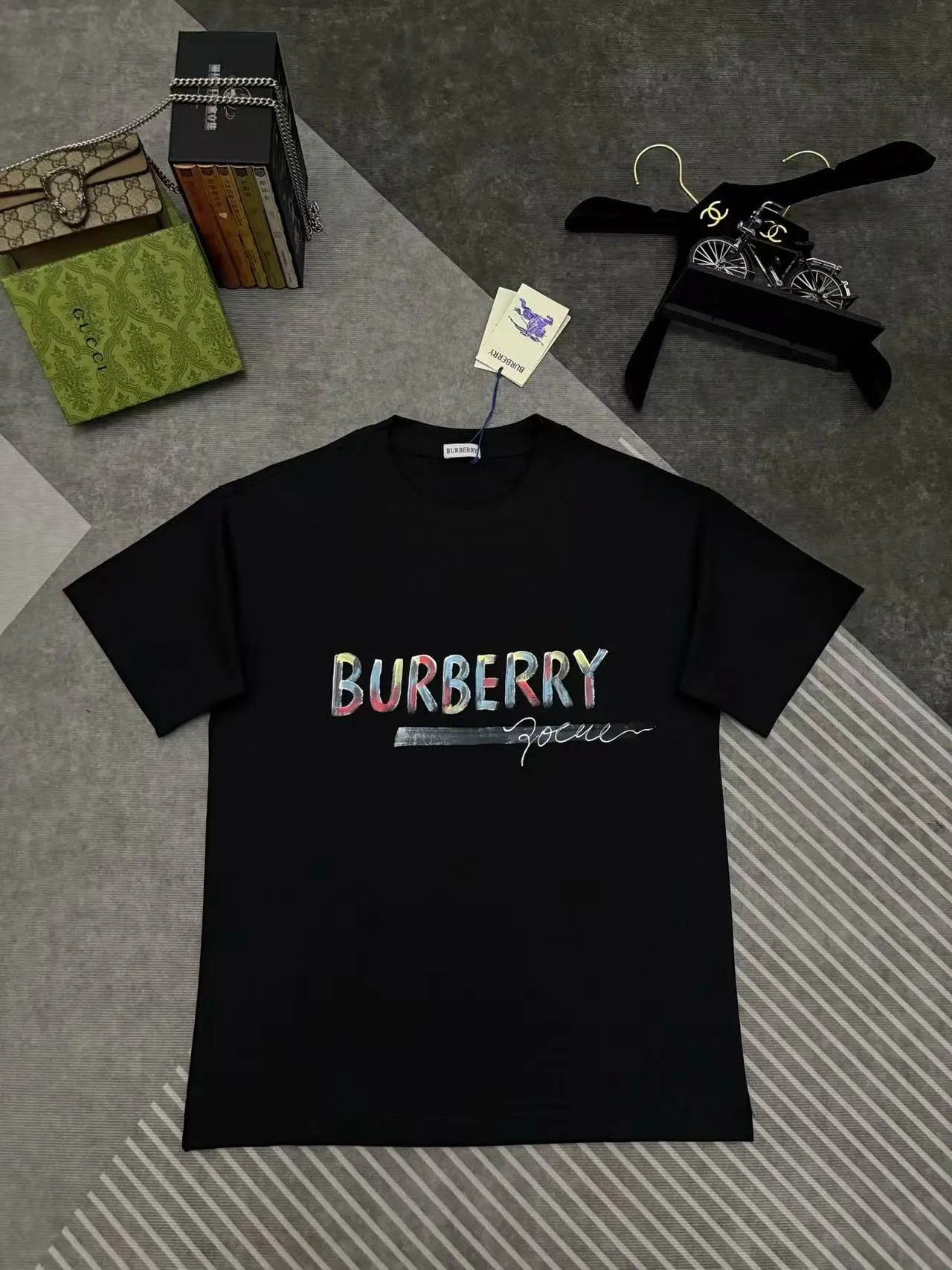 Burberry T-Shirts Short-Sleeve Graphic Logo T-Shirt — 27