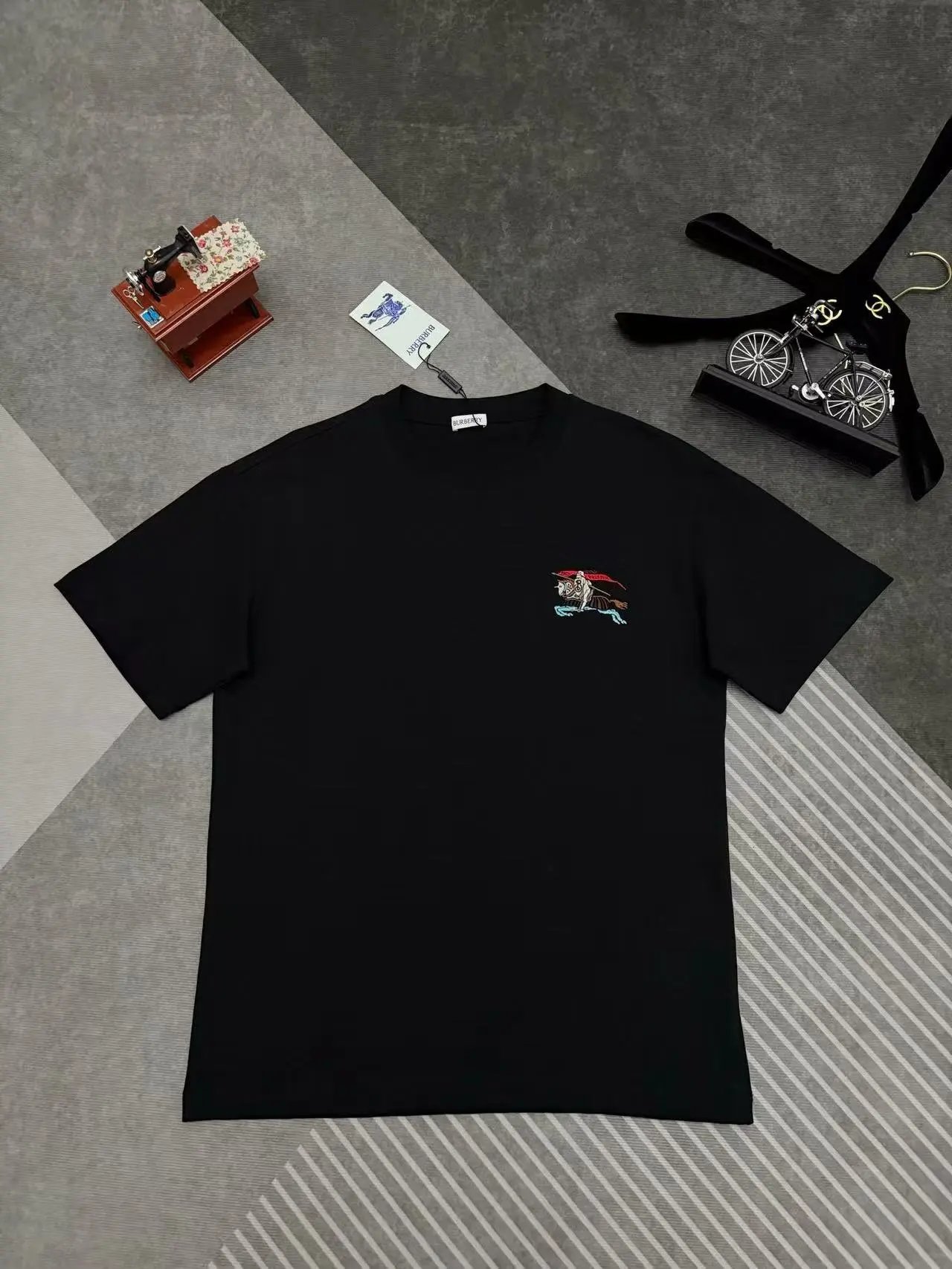 Burberry T-Shirts Short-Sleeve Graphic Logo T-Shirt — 28