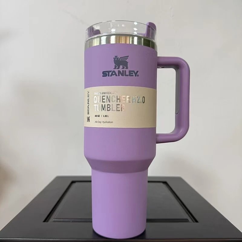 Stanley Uncategorized Quencher H2.0 Tumbler with Handle and Straw — 16