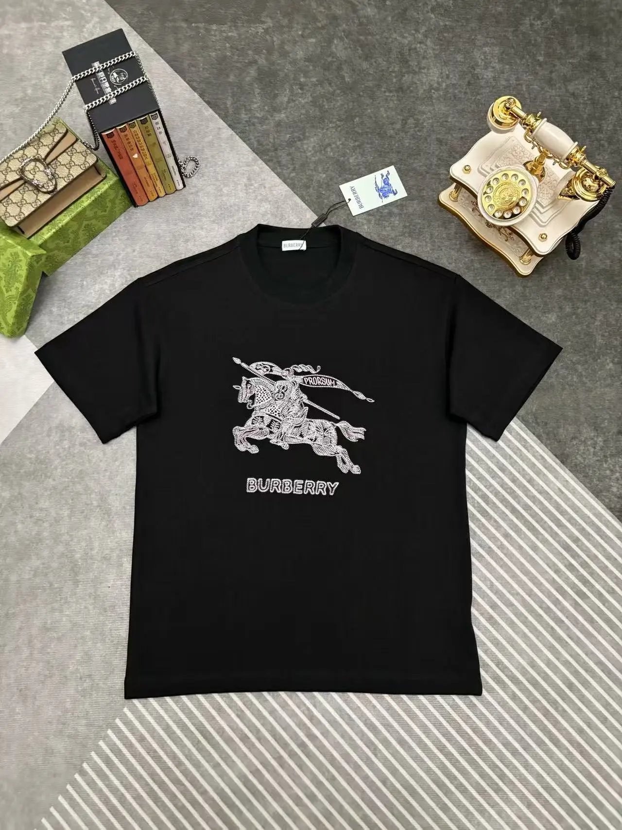Burberry T-Shirts Short-Sleeve Graphic Logo T-Shirt — 32