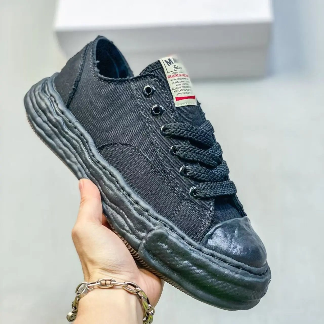 Unbranded Sneakers H-0053 low-top canvas lace-up — 18