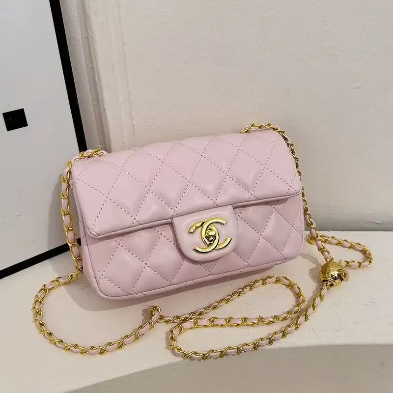 Chanel Shoulder Bags Quilted Chain Bag with Interlocking CC Clasp — 7(21*13*7cm)