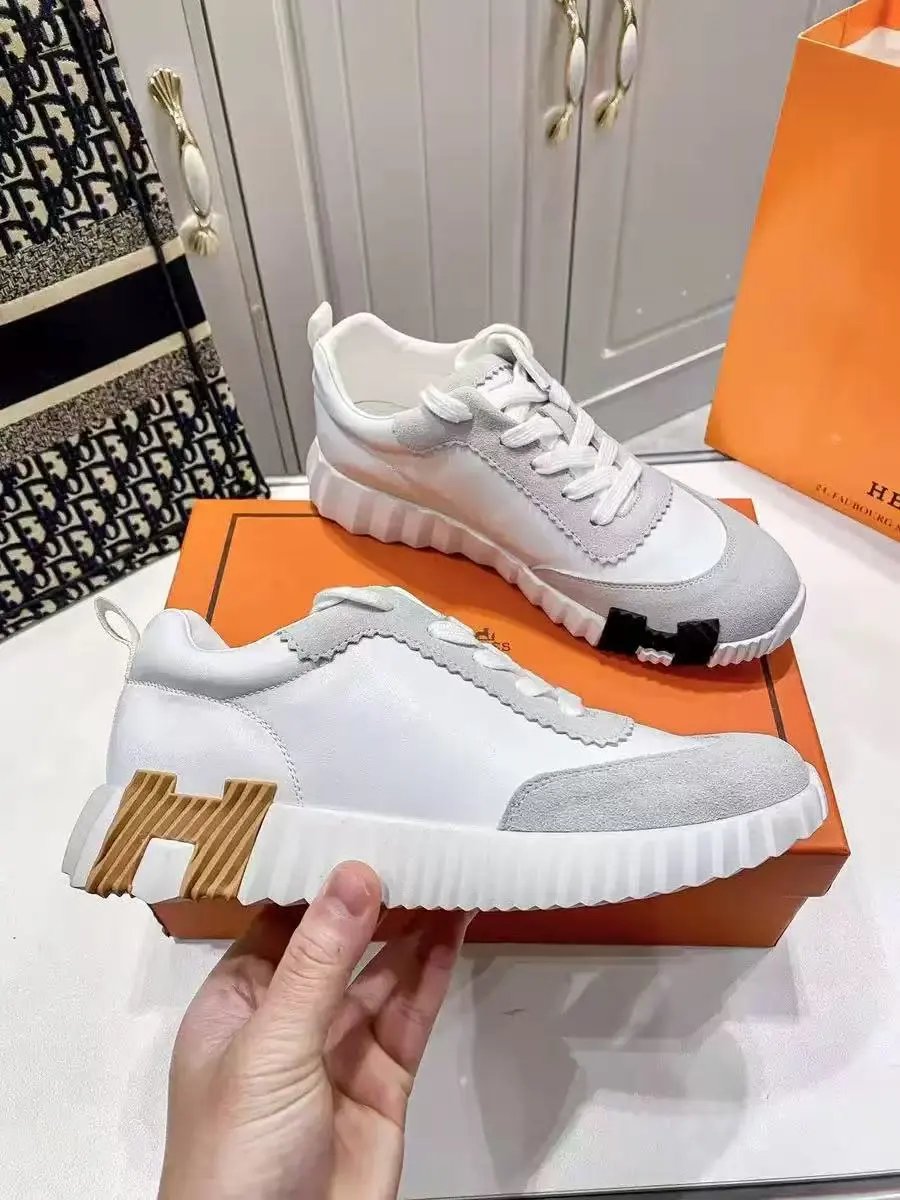 Unbranded Sneakers Low-top lace-up with ribbed sole and heel accent — 38