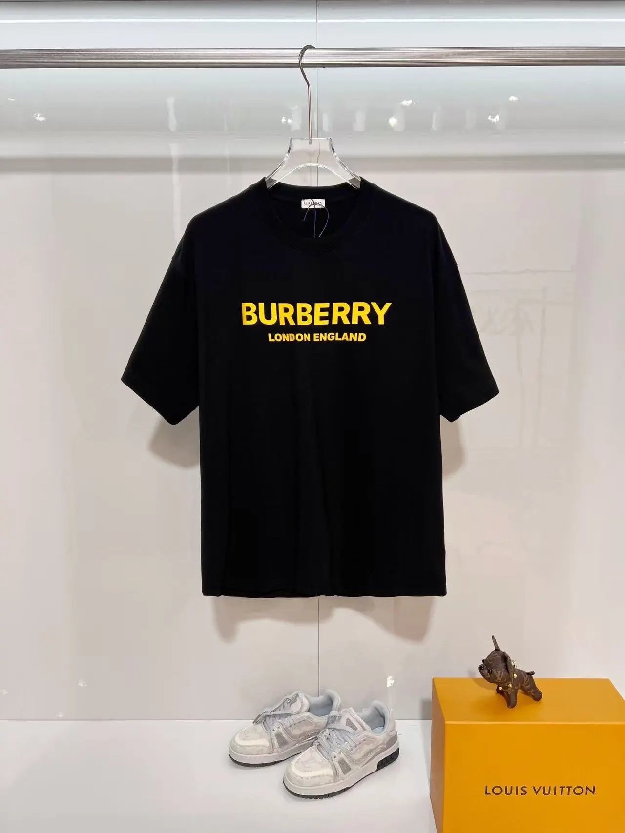 Burberry T-Shirts Short-Sleeve Graphic Logo T-Shirt — 4